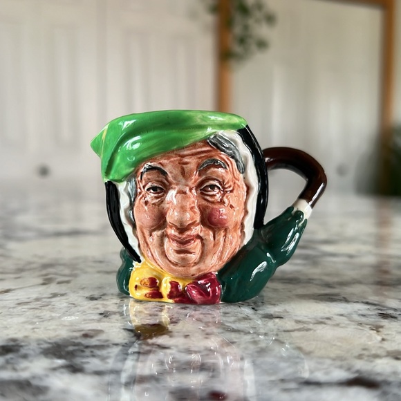 Mini Sairey Gamp Royal Doulton Toby Jug - Picture 5 of 10